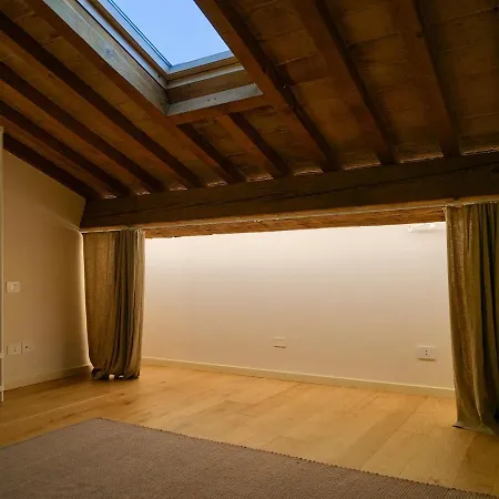 Appartamento Penthouse In Palazzo San Donnini
