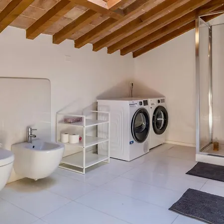 Penthouse In Palazzo San Donnini Módena
